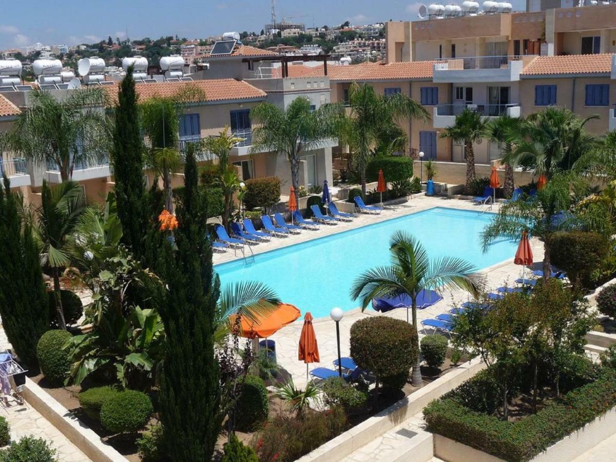 Aurora Townhouse - Complimentary Paphos Airport Transport Villa Exterior foto