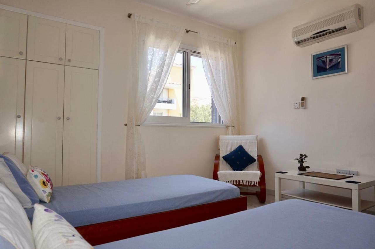 Aurora Townhouse - Complimentary Paphos Airport Transport Villa Exterior foto