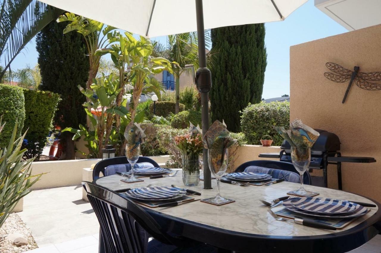 Aurora Townhouse - Complimentary Paphos Airport Transport Villa Exterior foto