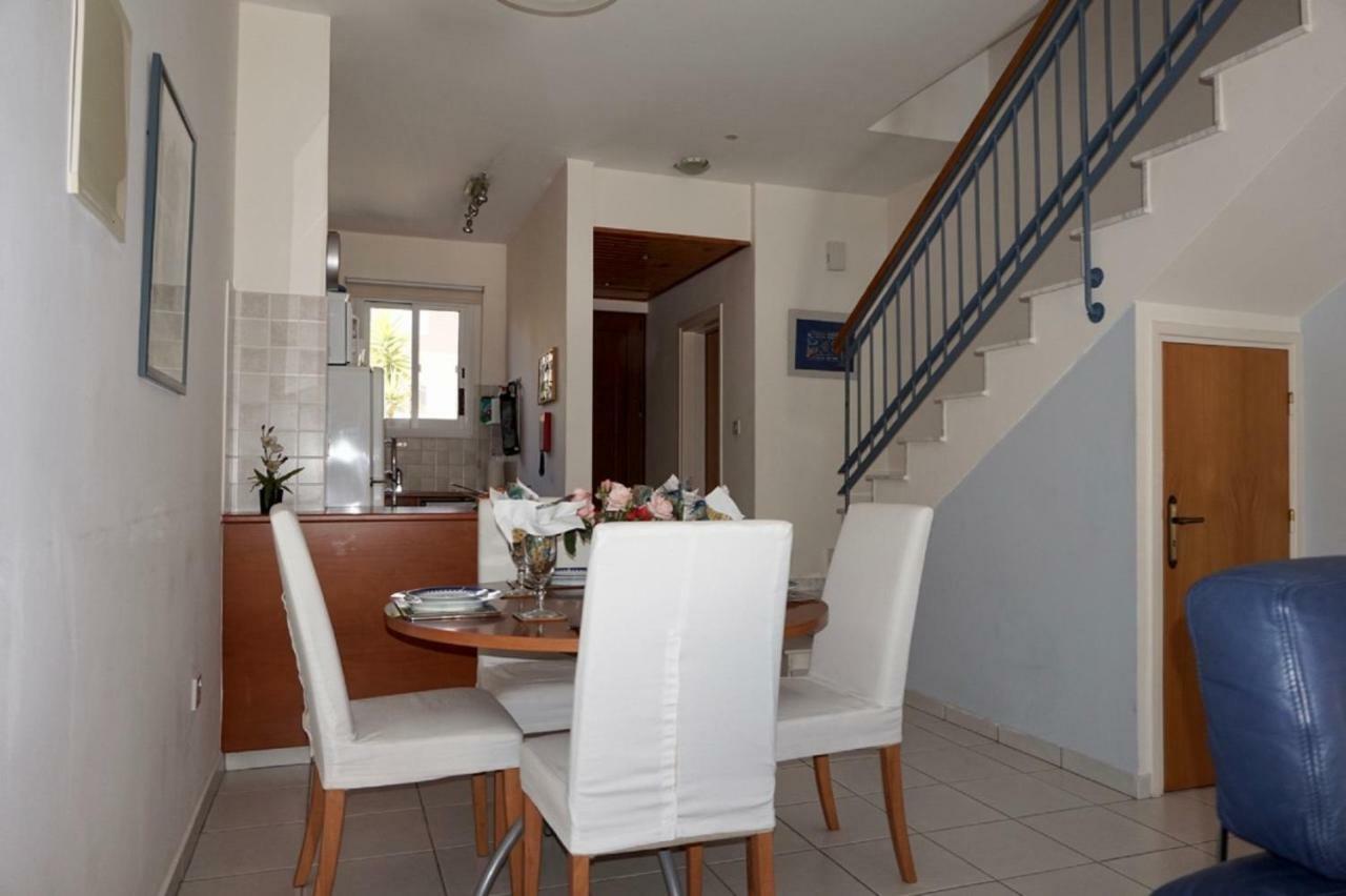 Aurora Townhouse - Complimentary Paphos Airport Transport Villa Exterior foto