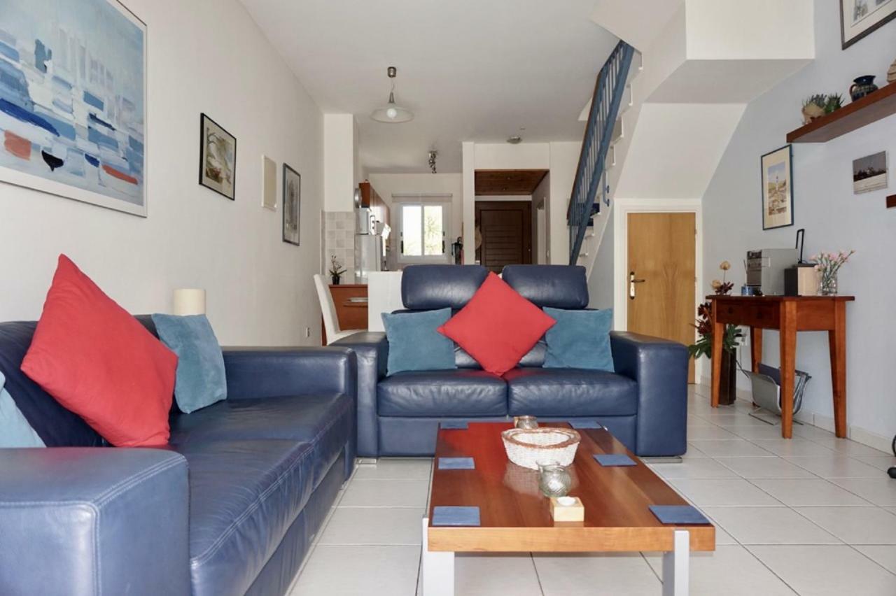 Aurora Townhouse - Complimentary Paphos Airport Transport Villa Exterior foto